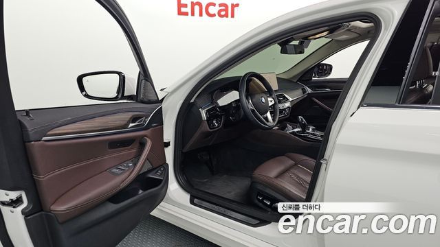 BMW 5 Series (G30) 530e Luxury 2022 — фото 10