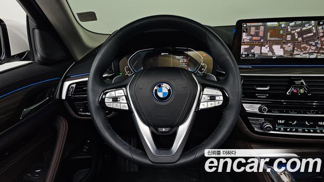 BMW 5 Series (G30) 530e Luxury 2022 — фото 13
