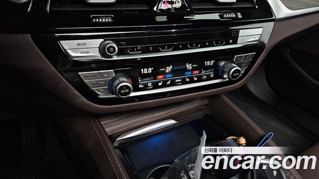 BMW 5 Series (G30) 530e Luxury 2022 — фото 17