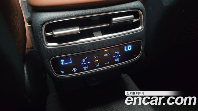 Genesis GV70 2.5T Gasoline AWD 2025 — фото 18