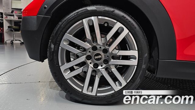 MINI Cooper C Convertible (IV) Classic 2025 — фото 27