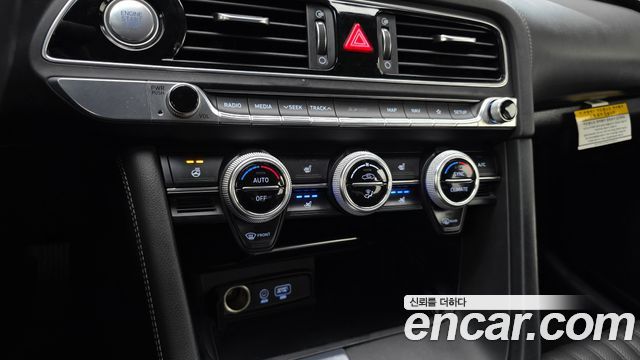 Genesis G70 2.0T Supreme 2018 — фото 17