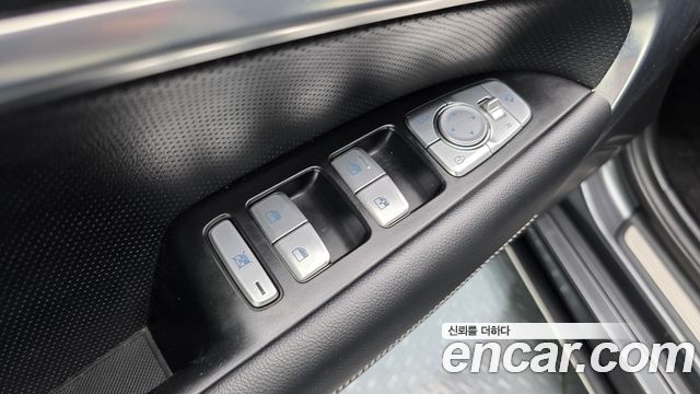 Genesis G70 2.0T Supreme 2018 — фото 20