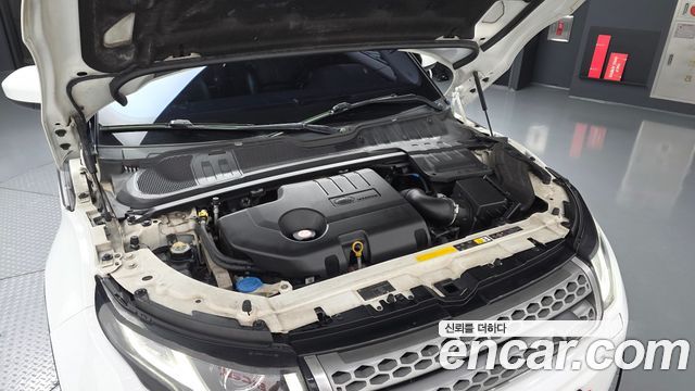 Land Rover Range Rover Evoque 2.0 TD4 SE 2016 — фото 6