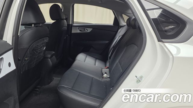 Kia K3 (II) 1.6 Prestige 2022 — фото 12