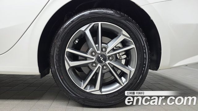 Kia K3 (II) 1.6 Prestige 2022 — фото 21