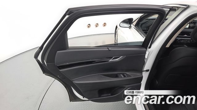 Genesis G80 (RG3) Gasoline 2.5 Turbo AWD 2021 — фото 25