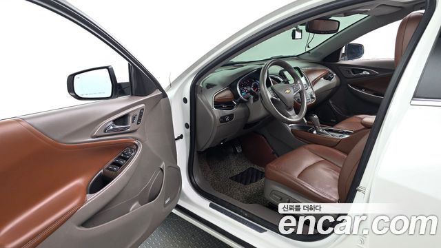 Chevrolet Malibu 2.0 Turbo LTZ Premium 2017 — фото 10