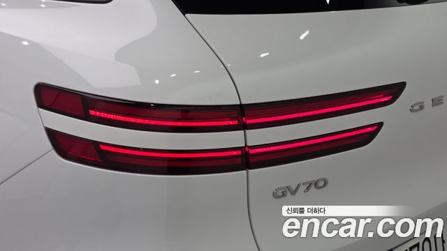 Genesis GV70 2.5T Gasoline 2WD 2023 — фото 23