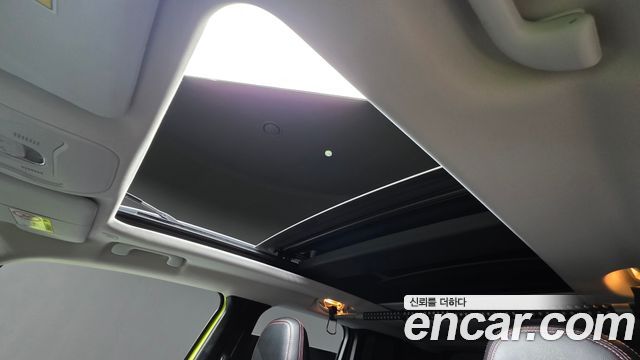 Jeep Renegade 2.4 Longitude High 2018 — фото 18