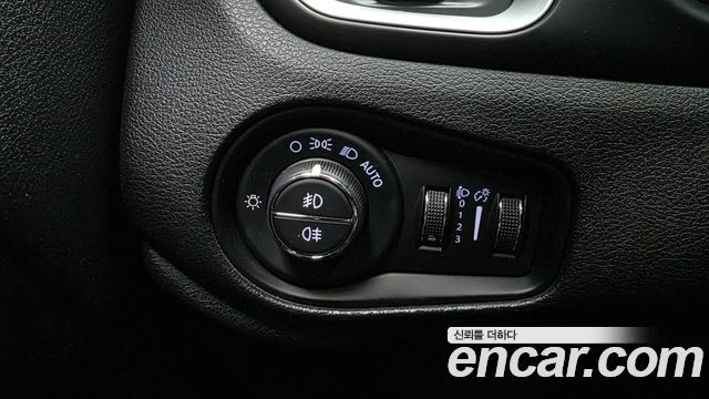 Jeep Renegade 2.4 Longitude High 2018 — фото 19