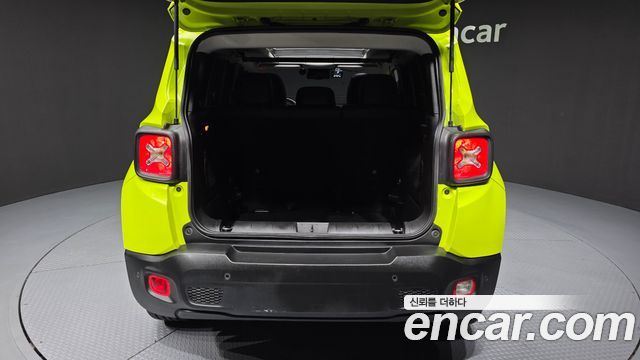 Jeep Renegade 2.4 Longitude High 2018 — фото 20