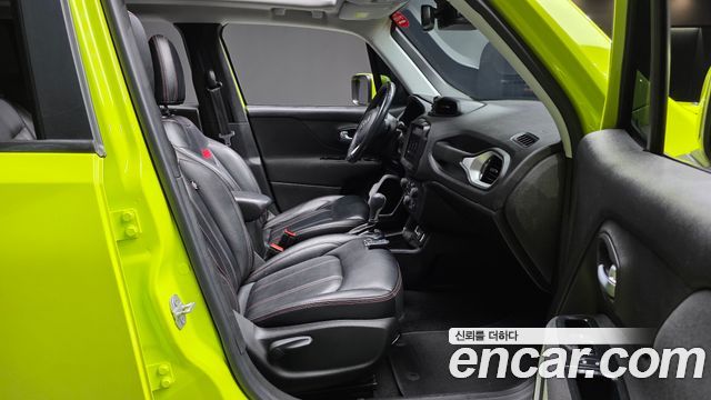 Jeep Renegade 2.4 Longitude High 2018 — фото 26