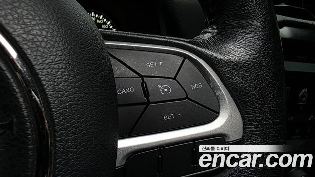 Jeep Renegade 2.4 Longitude High 2018 — фото 29