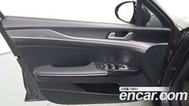 Kia K5 (III) 2.0 Trendy 2023 — фото 24