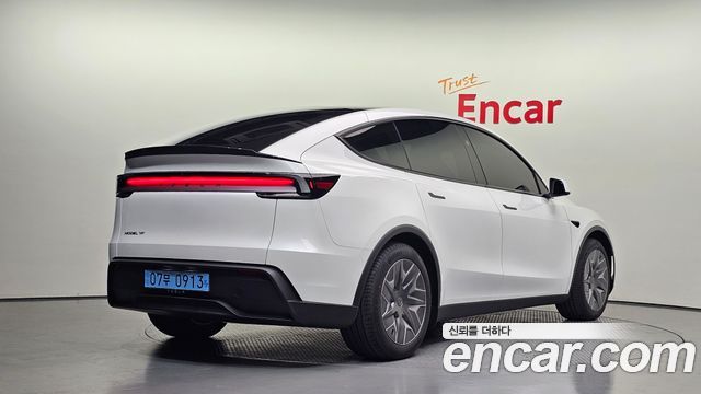 Tesla Model Y L Long Range AWD 2026 — фото 2