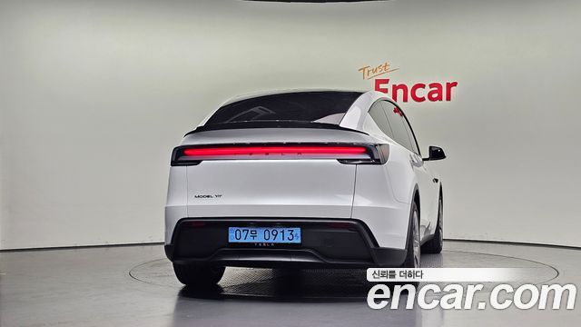 Tesla Model Y L Long Range AWD 2026 — фото 4
