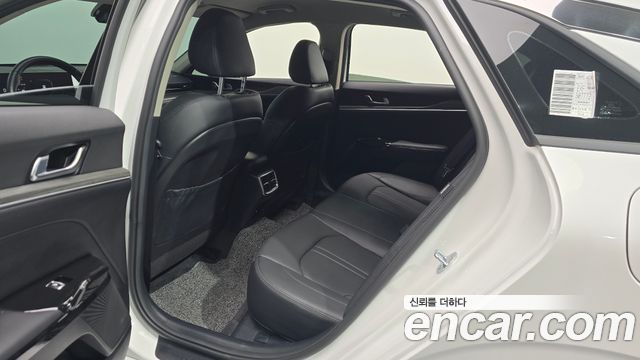 Kia K5 (III) 2.0 Noblesse 2024 — фото 11