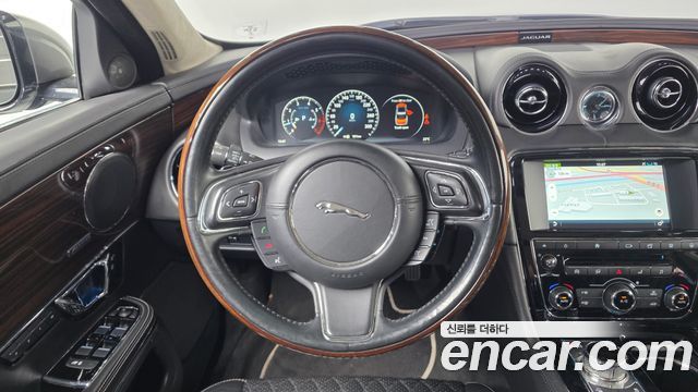 Jaguar XJ 3.0 SC AWD Portfolio LWB X351 2016 — фото 13
