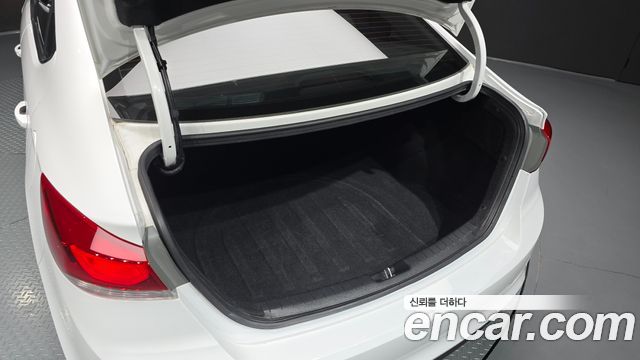 Hyundai Avante (AD) 1.6 e-VGT SMART Special 2016 — фото 20