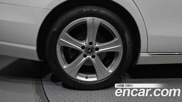 Mercedes-Benz E-Class (W213) E200 Avantgarde 2017 — фото 5