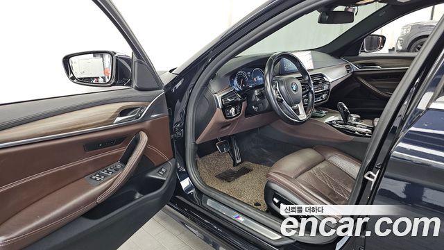 BMW 5 Series (G30) 520d xDrive M Sport Package Plus 2018 — фото 10