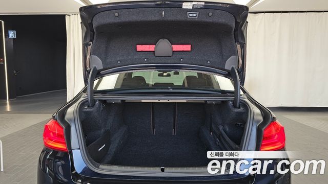 BMW 5 Series (G30) 520d xDrive M Sport Package Plus 2018 — фото 20