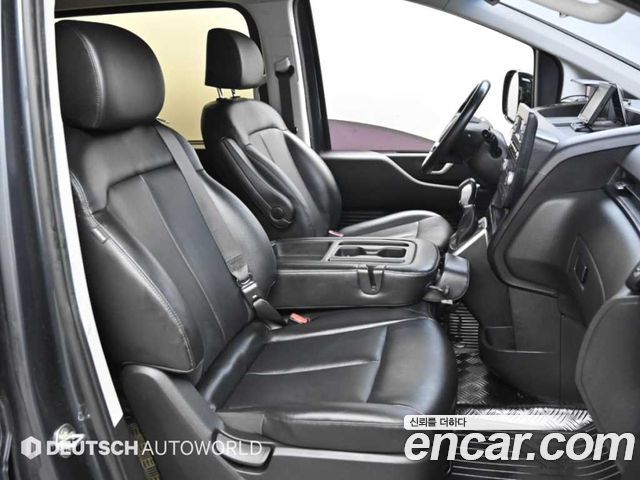 Hyundai Staria Tourer 11-Seater Modern 2022 — фото 10