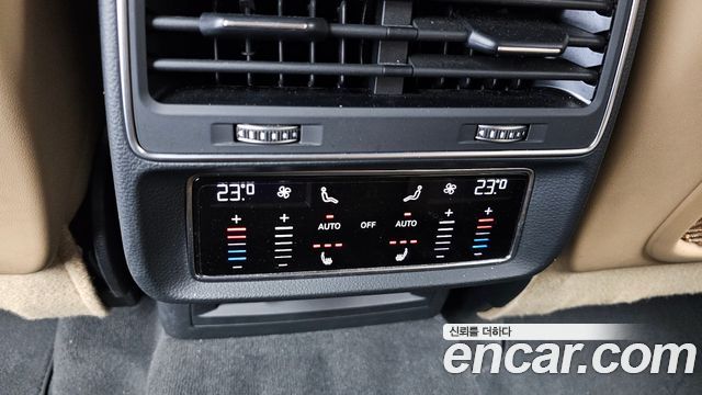 Audi Q8 (4M) 45 TDI Quattro Premium 2021 — фото 19