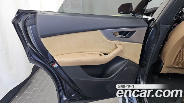 Audi Q8 (4M) 45 TDI Quattro Premium 2021 — фото 25