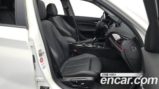 BMW 1 Series (F20) 118d Sport 5Door 2015 — фото 11
