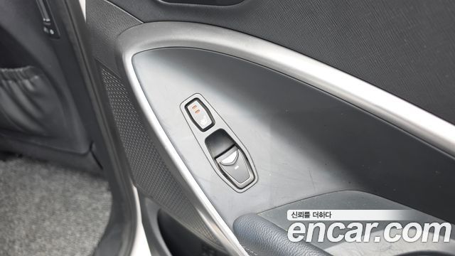 Hyundai Santa Fe (DM) Diesel(e-VGT) 2.0 4WD Premium 2015 — фото 17