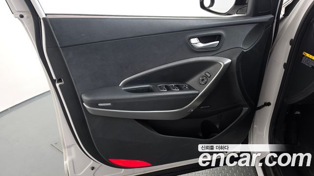 Hyundai Santa Fe (DM) Diesel(e-VGT) 2.0 4WD Premium 2015 — фото 24