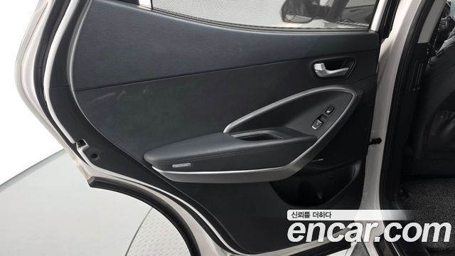 Hyundai Santa Fe (DM) Diesel(e-VGT) 2.0 4WD Premium 2015 — фото 25