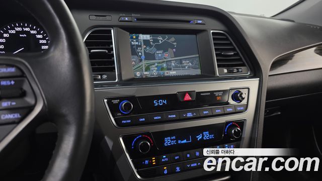 Hyundai Sonata (LF) 2.0 Smart Special 2016 — фото 13