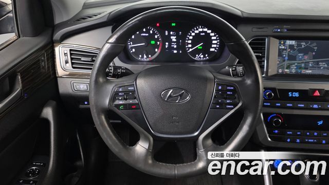 Hyundai Sonata (LF) 2.0 Smart Special 2016 — фото 14