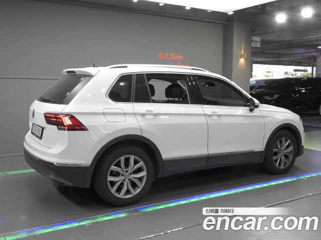Volkswagen Tiguan (II) 2.0 TDI Premium 2020 — фото 2