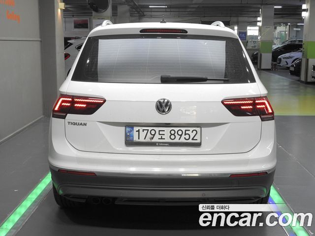 Volkswagen Tiguan (II) 2.0 TDI Premium 2020 — фото 4