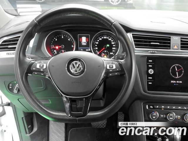 Volkswagen Tiguan (II) 2.0 TDI Premium 2020 — фото 15