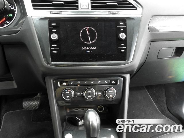 Volkswagen Tiguan (II) 2.0 TDI Premium 2020 — фото 17