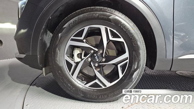Kia Sportage (V) Gasoline 1.6 Turbo 2WD Prestige 2022 — фото 5