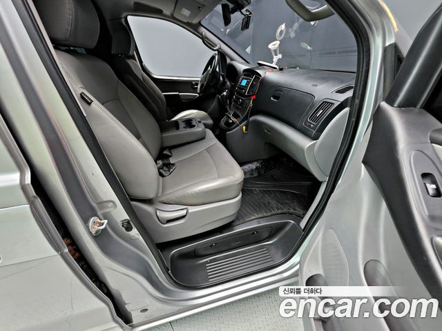 Hyundai Grand Starex Van 3-Seater Smart 2019 — фото 17