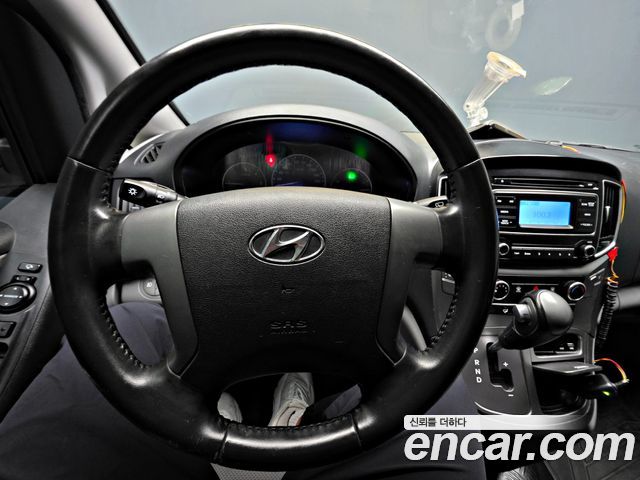 Hyundai Grand Starex Van 3-Seater Smart 2019 — фото 18