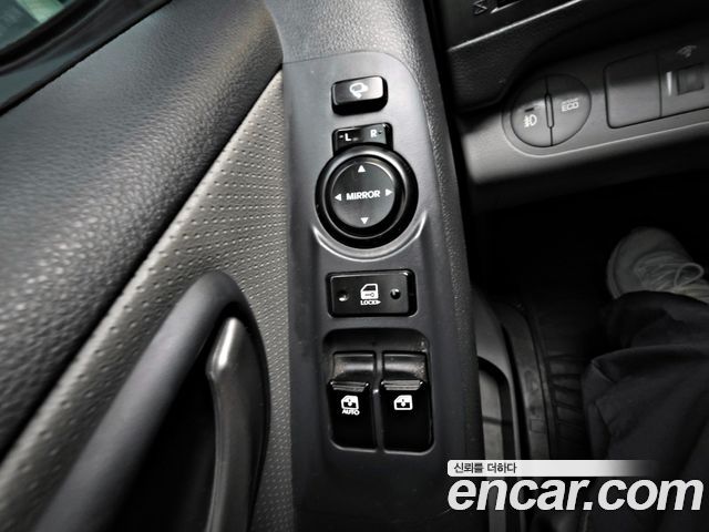 Hyundai Grand Starex Van 3-Seater Smart 2019 — фото 20