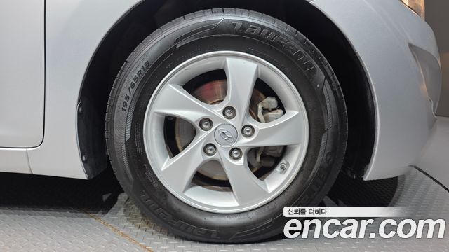 Hyundai Avante 1.6 GDi Smart Standard 2016 — фото 5