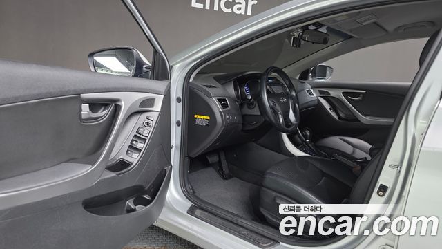 Hyundai Avante 1.6 GDi Smart Standard 2016 — фото 10