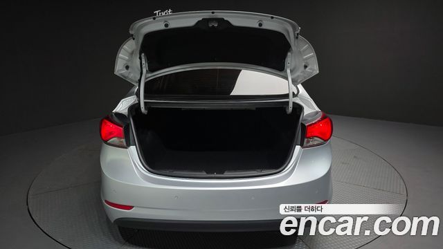 Hyundai Avante 1.6 GDi Smart Standard 2016 — фото 19