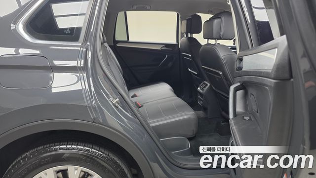 Volkswagen Tiguan (II) 2.0 TDI 2018 — фото 11