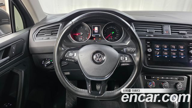 Volkswagen Tiguan (II) 2.0 TDI 2018 — фото 14