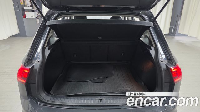 Volkswagen Tiguan (II) 2.0 TDI 2018 — фото 16